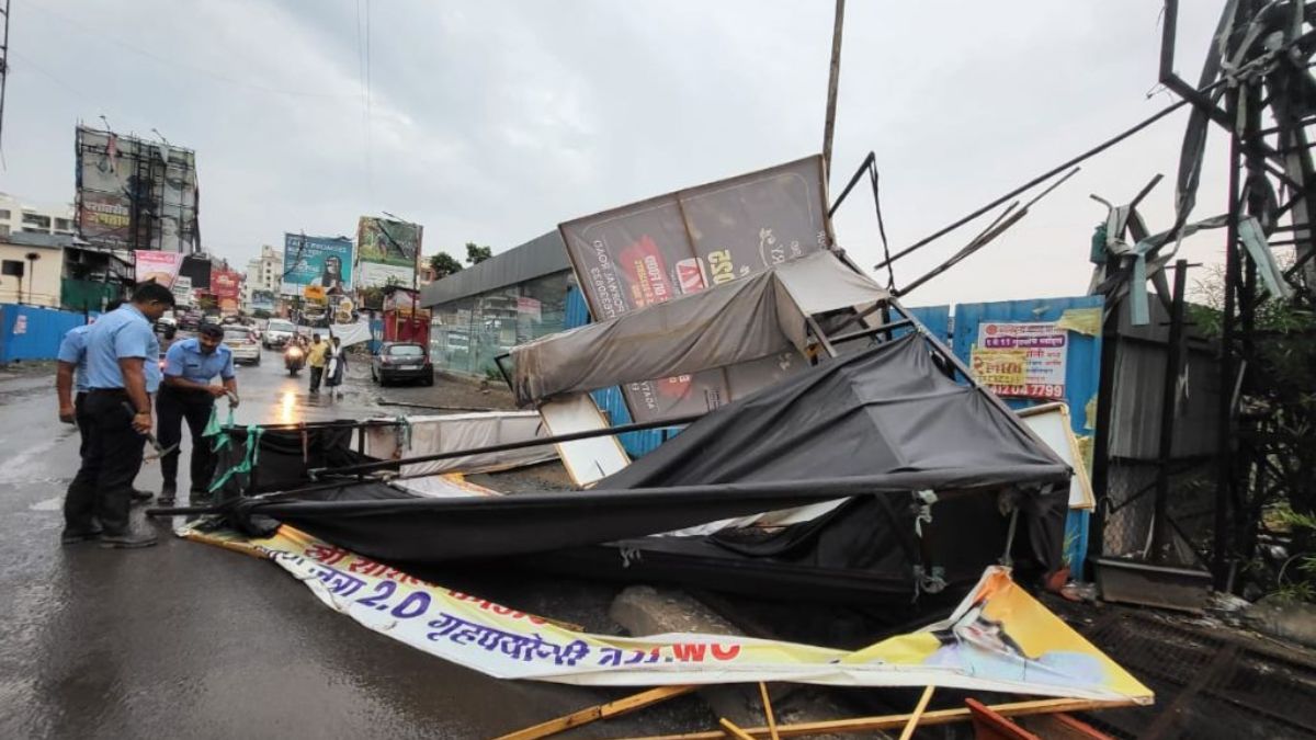 Sanaswadi Hoarding Collapsed